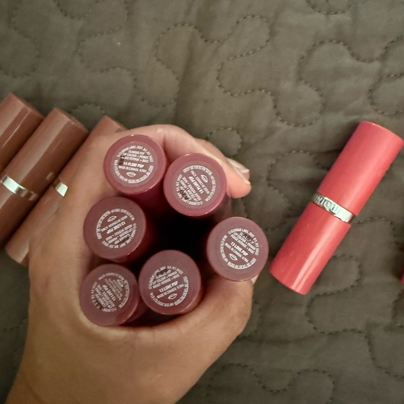 Clinique - Picture 6 of 6